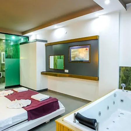 3 Bedroom Seaview Luxury - Heated Indoor Pool Вилла Калкан
