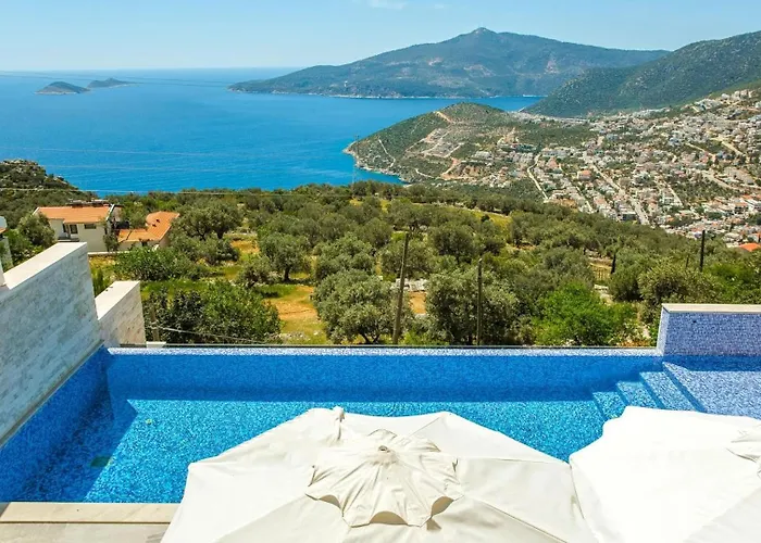 3 Bedroom Seaview Luxury - Heated Indoor Pool 빌라