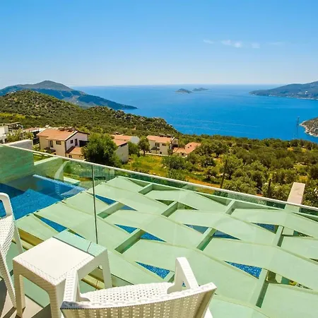 Villa 3 Bedroom Seaview Luxury - Heated Indoor Pool