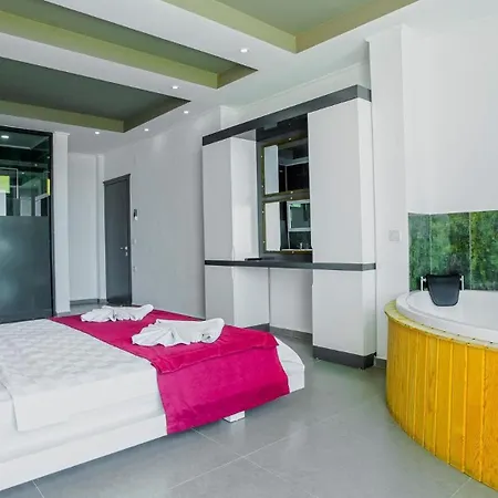 3 Bedroom Seaview Luxury - Heated Indoor Pool Villa *