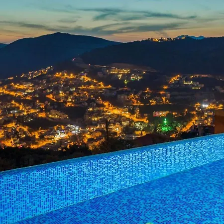 Villa 3 Bedroom Seaview Luxury - Heated Indoor Pool
