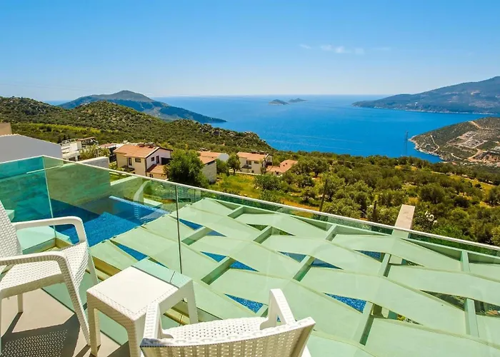 Villa 3 Bedroom Seaview Luxury - Heated Indoor Pool