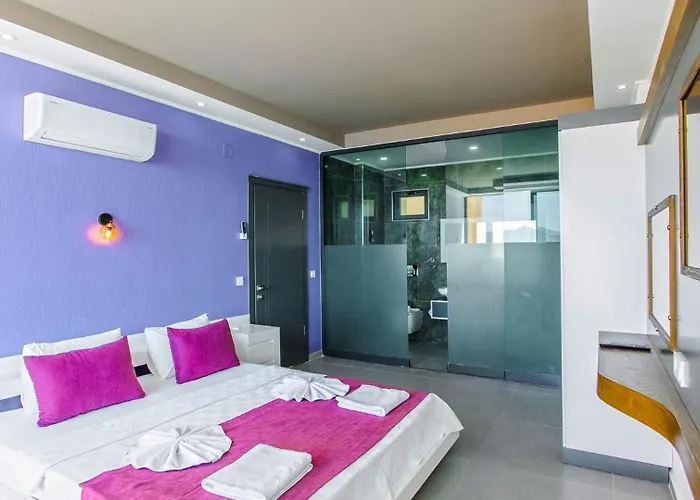 Villa 3 Bedroom Seaview Luxury - Heated Indoor Pool *