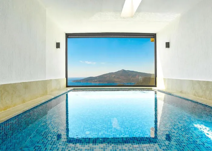 3 Bedroom Seaview Luxury - Heated Indoor Pool Villa