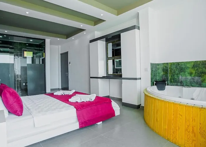3 Bedroom Seaview Luxury - Heated Indoor Pool Villa *