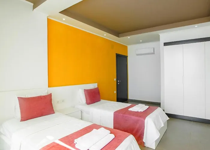 Villa 3 Bedroom Seaview Luxury - Heated Indoor Pool *