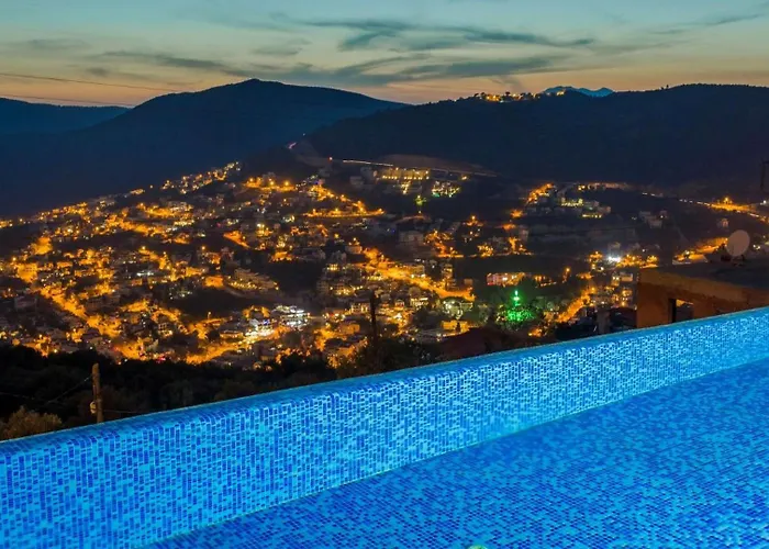 Villa 3 Bedroom Seaview Luxury - Heated Indoor Pool