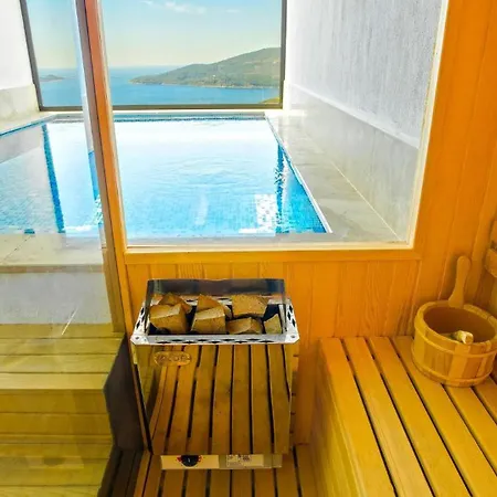 3 Bedroom Seaview Luxury - Heated Indoor Pool