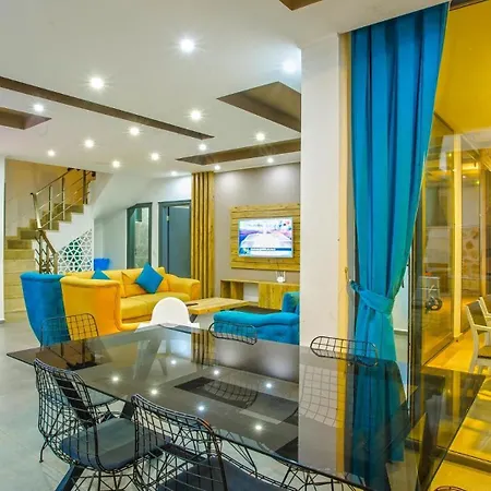 3 Bedroom Seaview Luxury - Heated Indoor Pool Βίλα