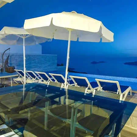 3 Bedroom Seaview Luxury - Heated Indoor Pool