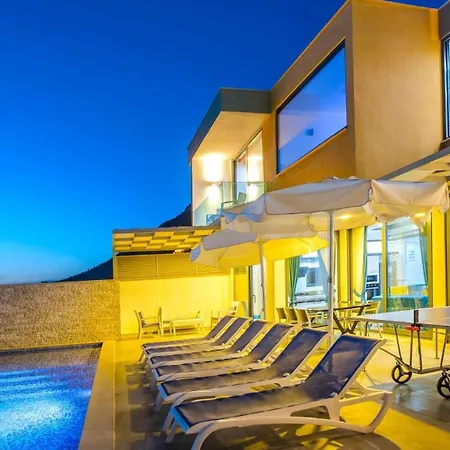 Βίλα 3 Bedroom Seaview Luxury - Heated Indoor Pool