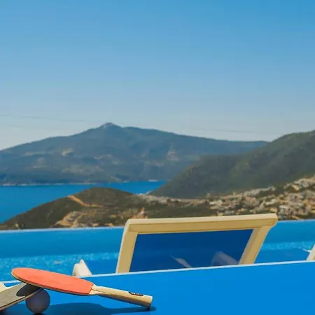 3 Bedroom Seaview Luxury - Heated Indoor Pool Βίλα